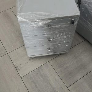 Офис шкаф с 3 чекмеджета