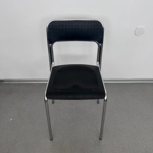 Офис стол черен метален