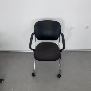 Конферентен стол с подлакътници